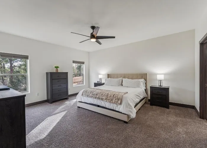 Scenic Golf Retreat With Modern Comforts & Fireplace Townhouse Show Low