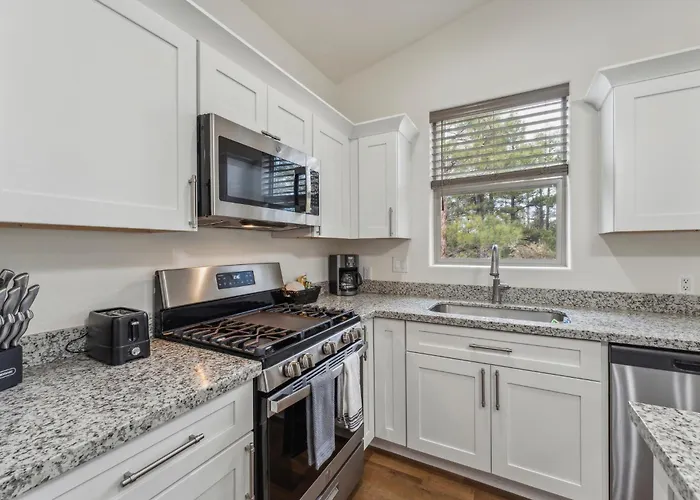 Scenic Golf Retreat With Modern Comforts & Fireplace Townhouse Show Low