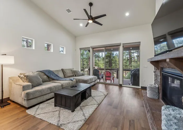Scenic Golf Retreat With Modern Comforts & Fireplace Townhouse Show Low